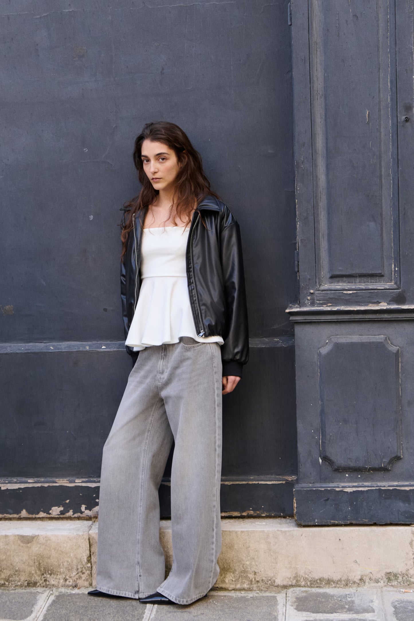 STRAPLESS FITTED CROP TOP