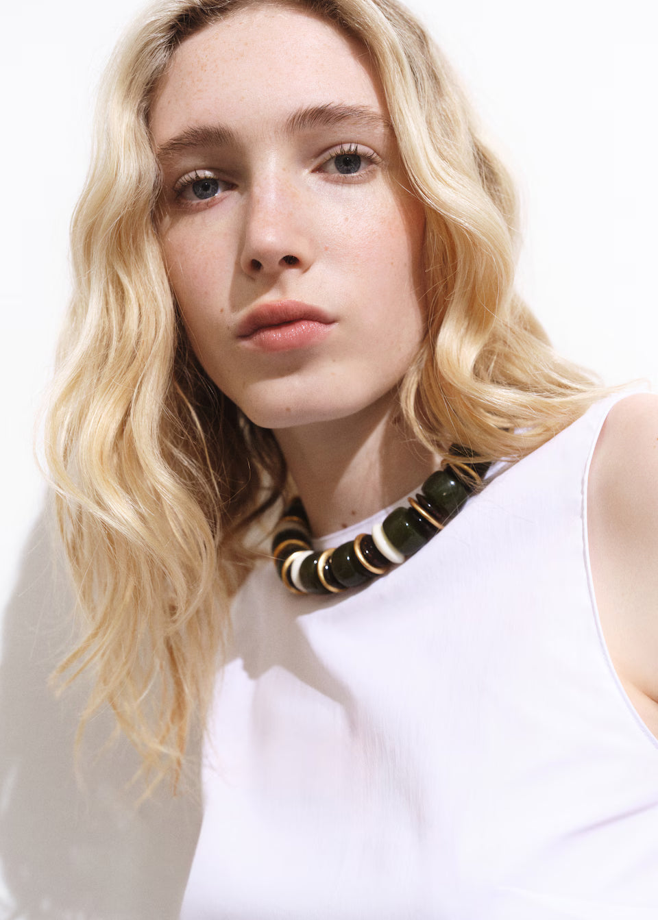 CROP TOP WITH BOW ON  BACK