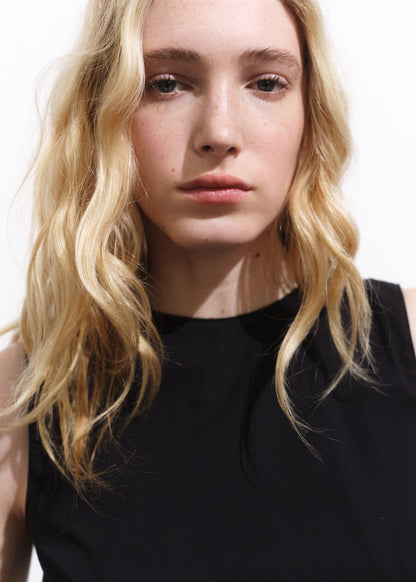 CROP TOP WITH BOW ON  BACK