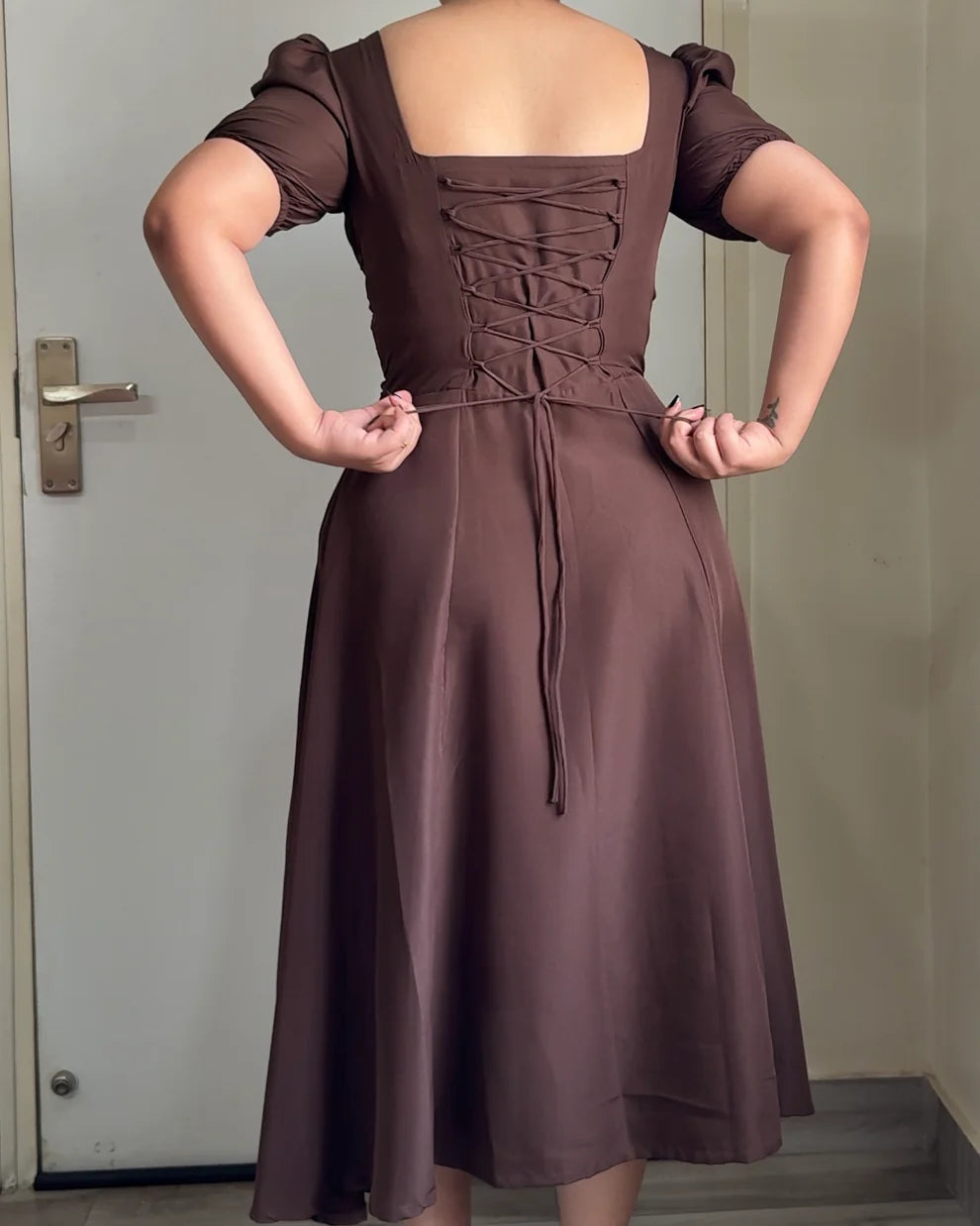 BROWN PUFF SLEEVE DRESS