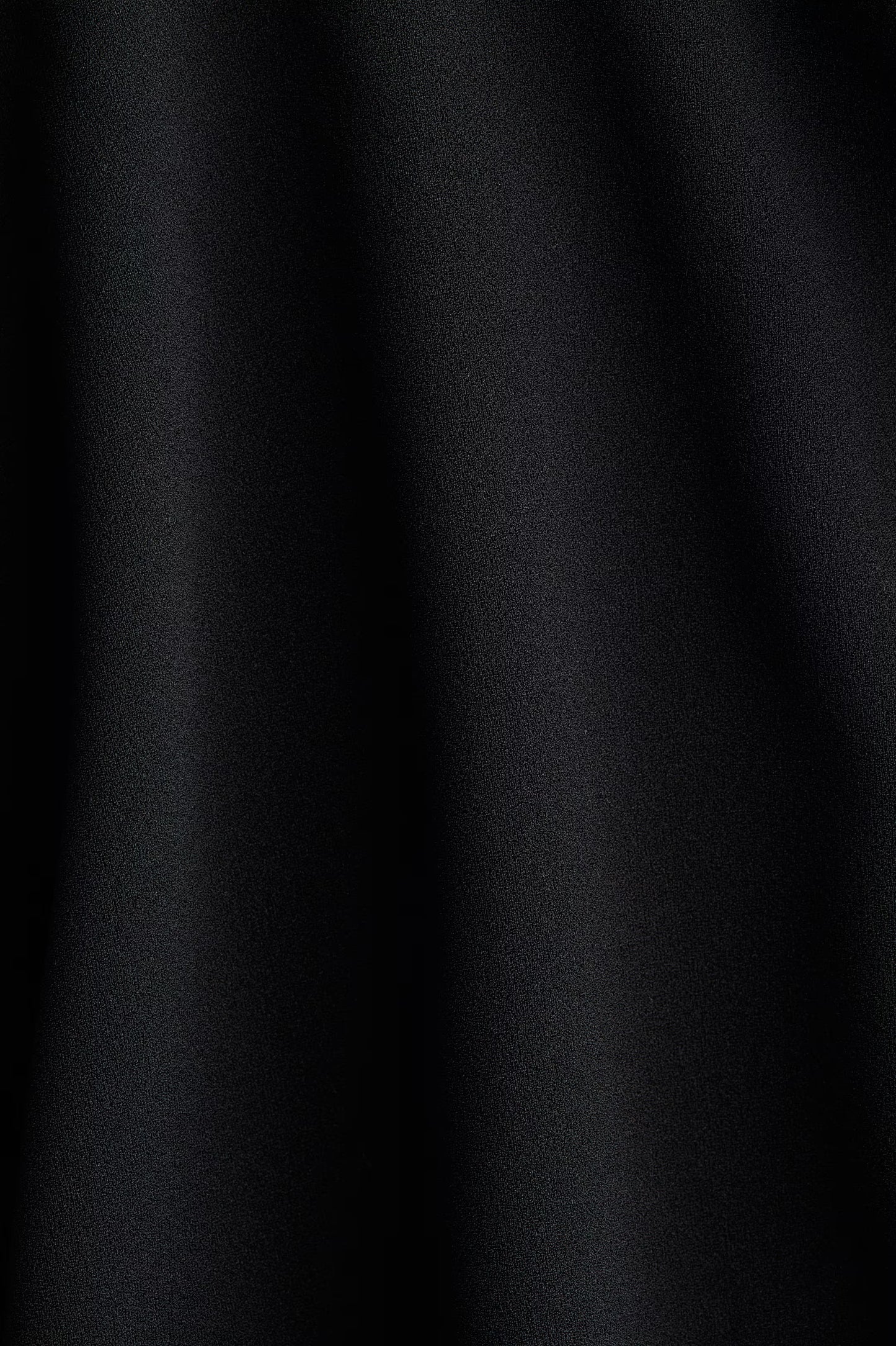 STRAPLESS FITTED CROP TOP