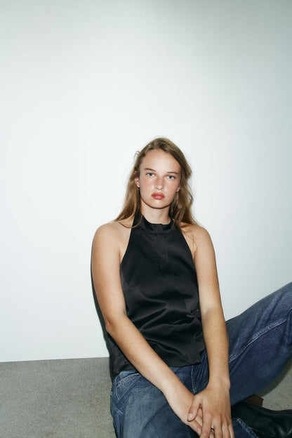 HALTER TOP WITH ZIP
